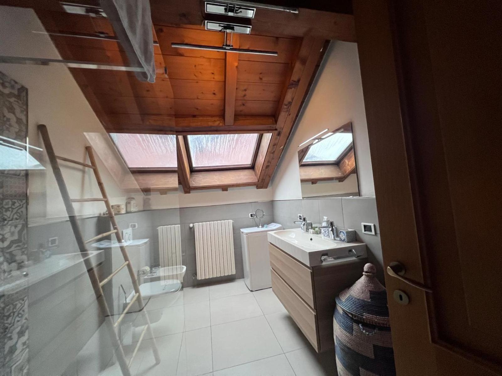 Ferienwohnung Kibilu - Via Orrigoni Centro Citta Varese Exterior foto